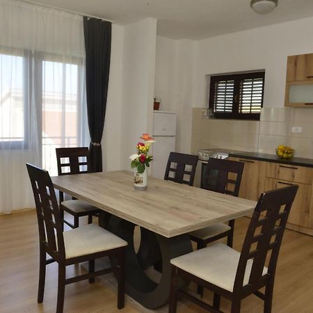 Milosavljevic Apartments Tivat Ngoại thất bức ảnh