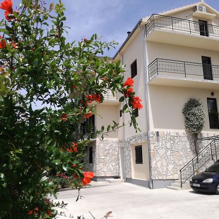 Milosavljevic Apartments Tivat Ngoại thất bức ảnh