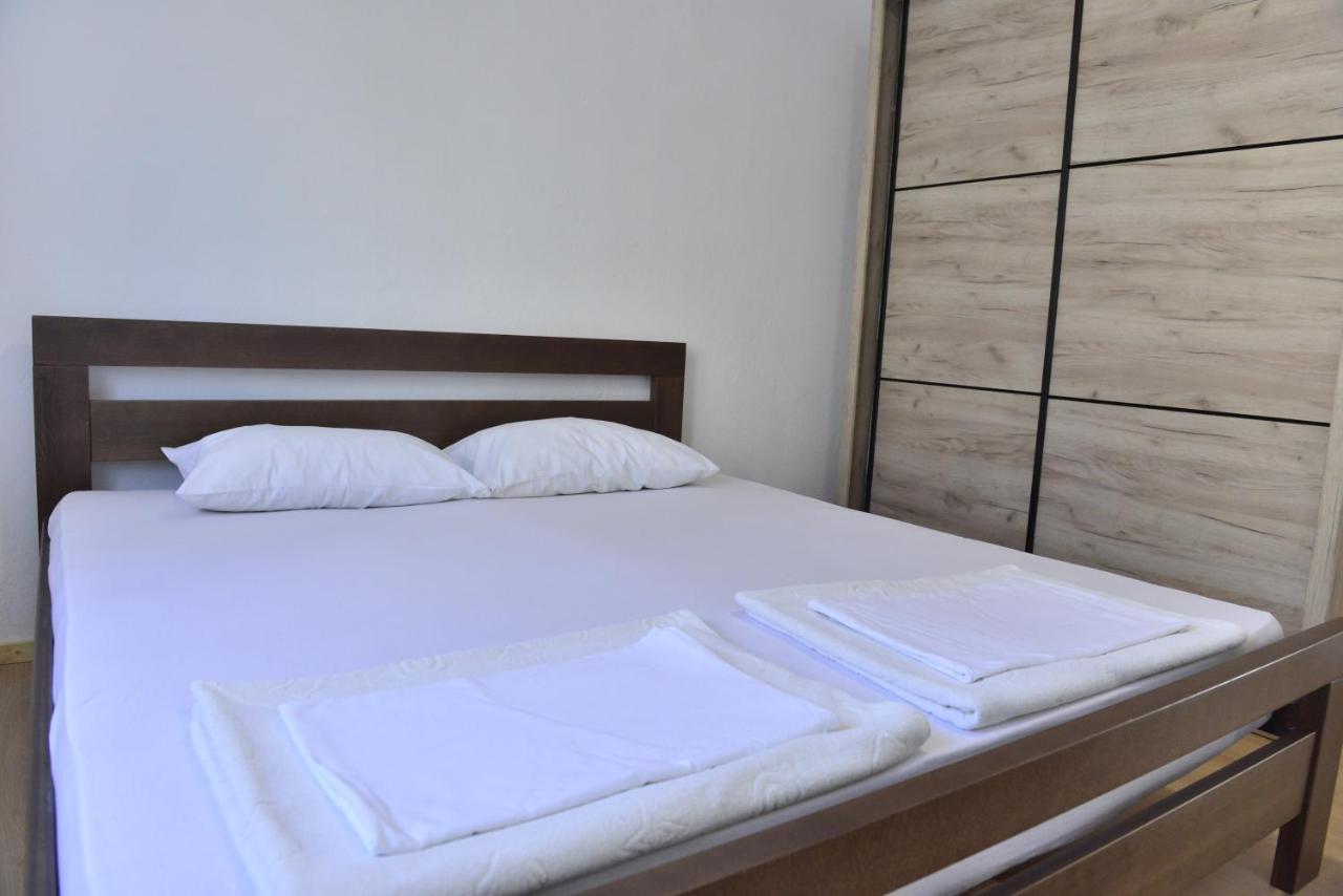 Milosavljevic Apartments Tivat Ngoại thất bức ảnh