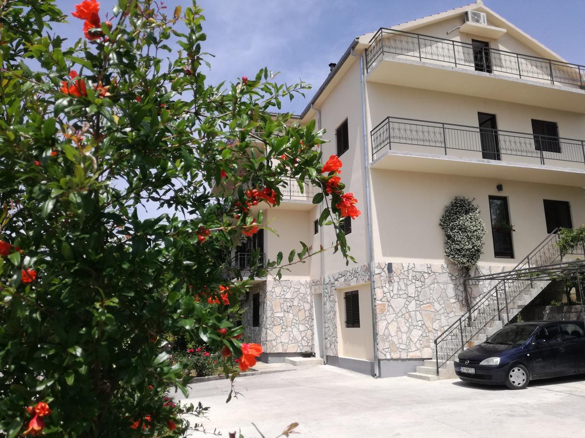 Milosavljevic Apartments Tivat Ngoại thất bức ảnh